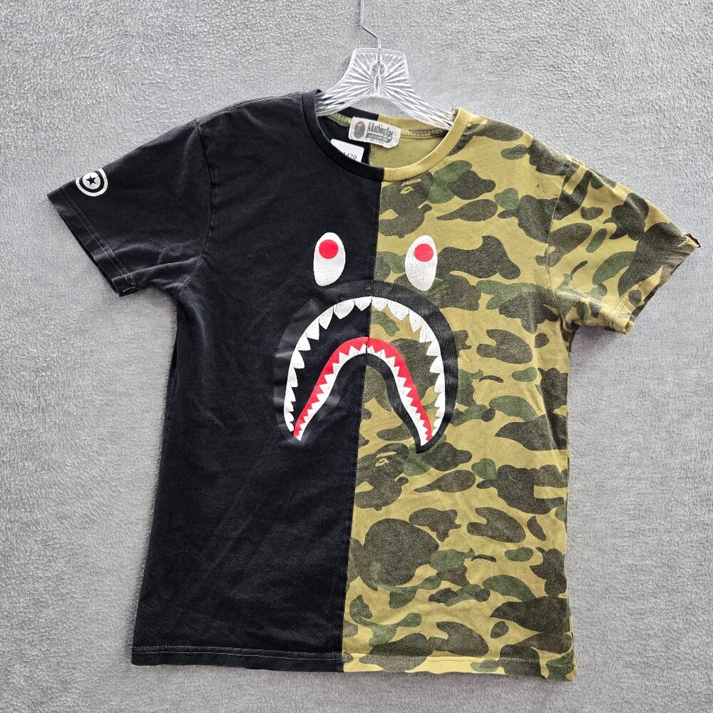 A Bathing Ape Women‎ Shirt Medium Black Camo Shark BAPE Half Graphic READ